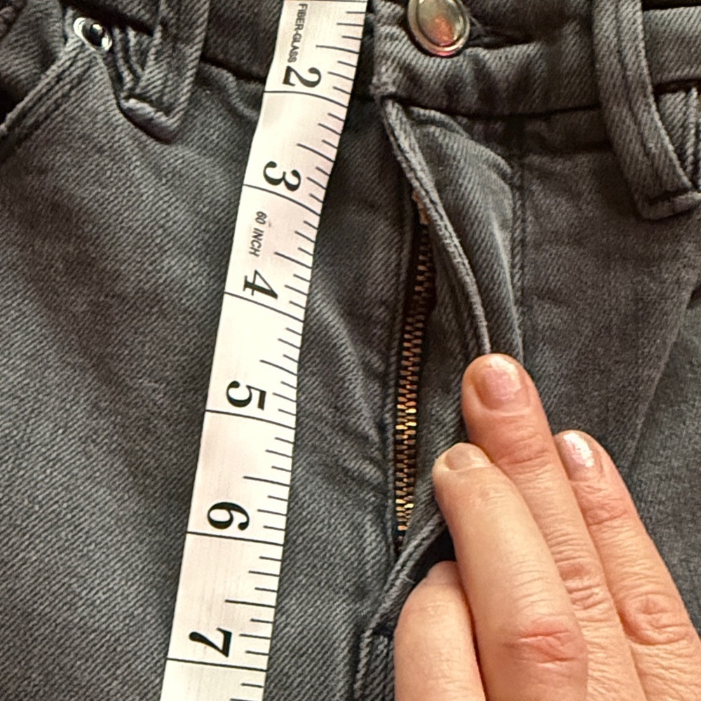 Good American Dark Gray Skinny Jeans - Picture 5 of 9